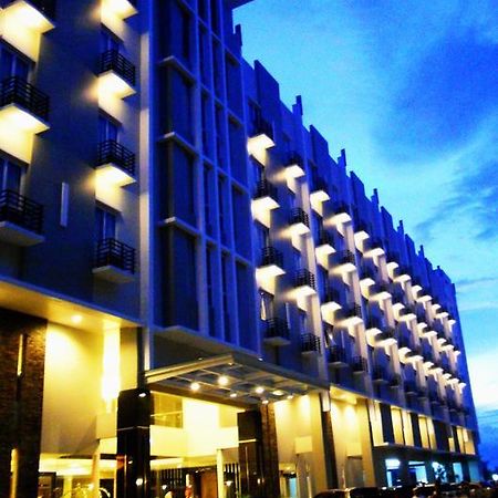 Orchardz Hotel Ayani Pontianak Eksteriør billede