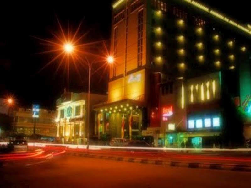 Orchardz Hotel Ayani Pontianak Eksteriør billede