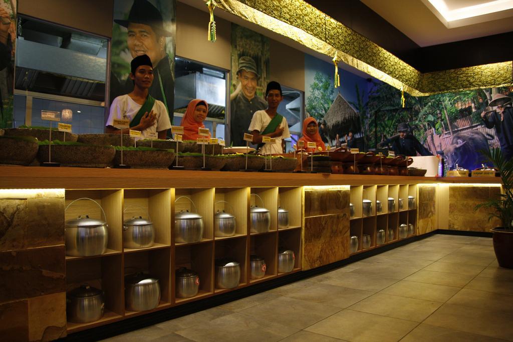 Orchardz Hotel Ayani Pontianak Eksteriør billede